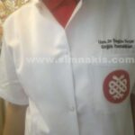 Doktor önlüğü hakim & Klasik yaka bay bayan nakış işlemeli ünvan ve bölüm yazılır